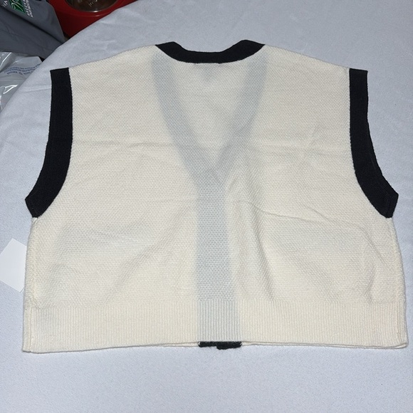 ELLEN TRACY Women’s Sweater Vest, NWT. Size XL. - Picture 2 of 3